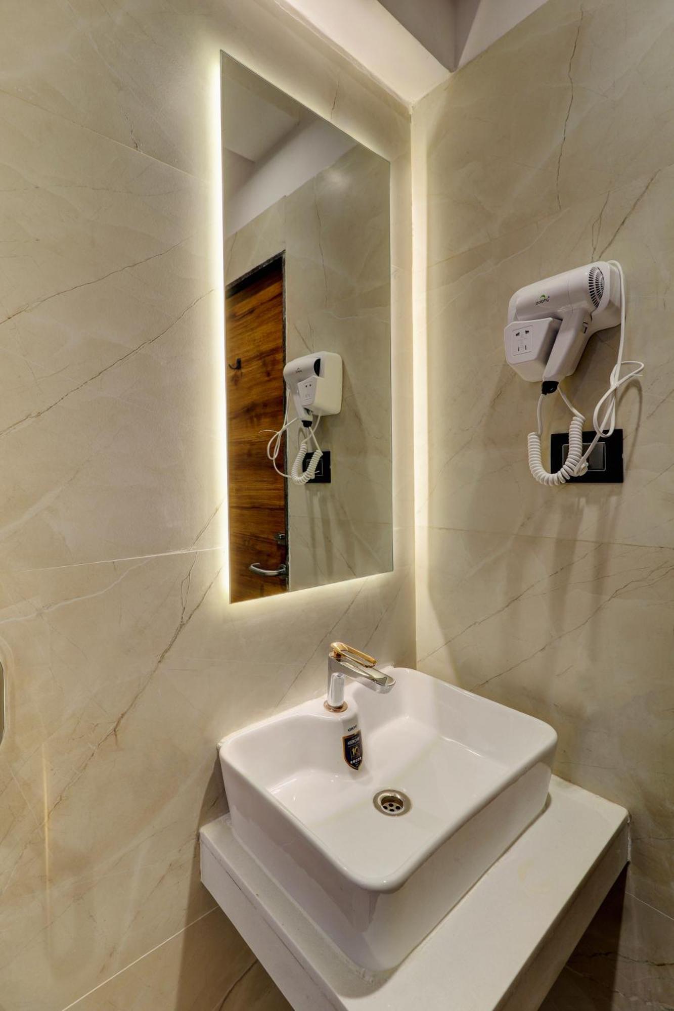 Home2 Studio Apartments Bombay Exterior foto