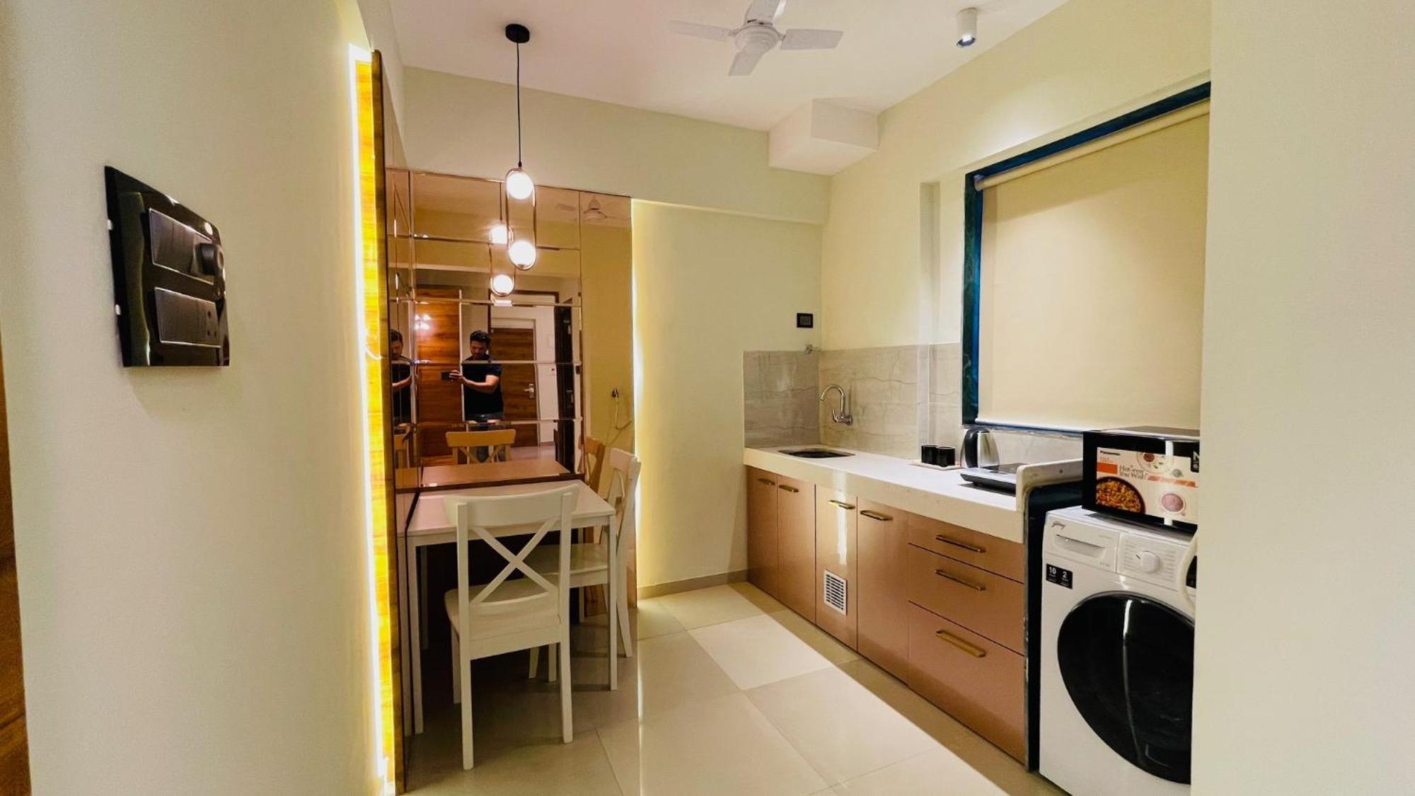 Home2 Studio Apartments Bombay Exterior foto