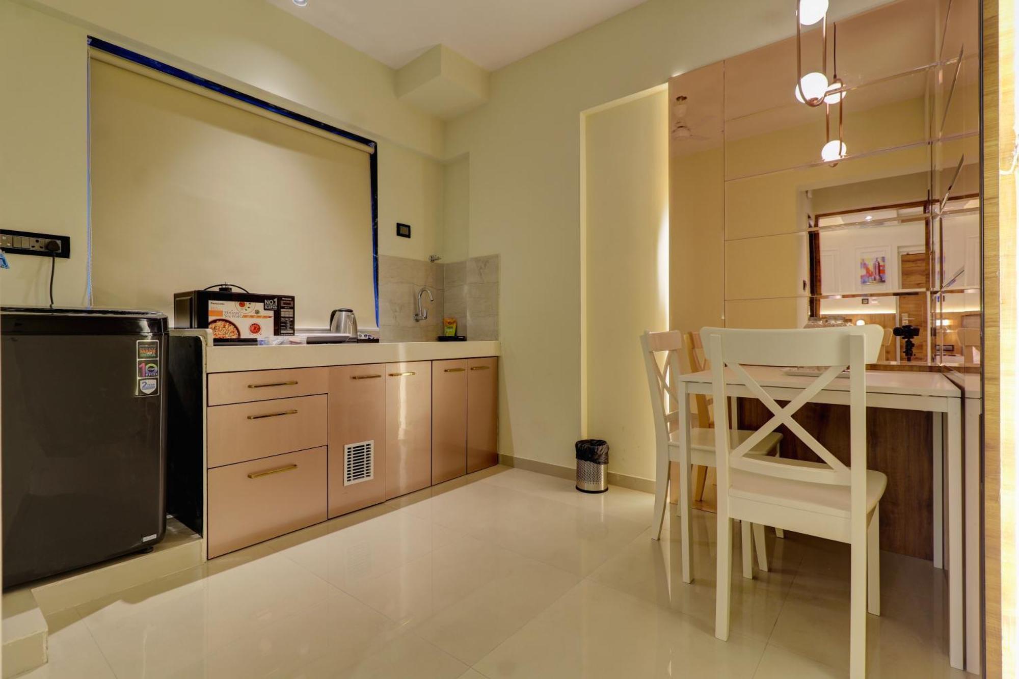Home2 Studio Apartments Bombay Exterior foto