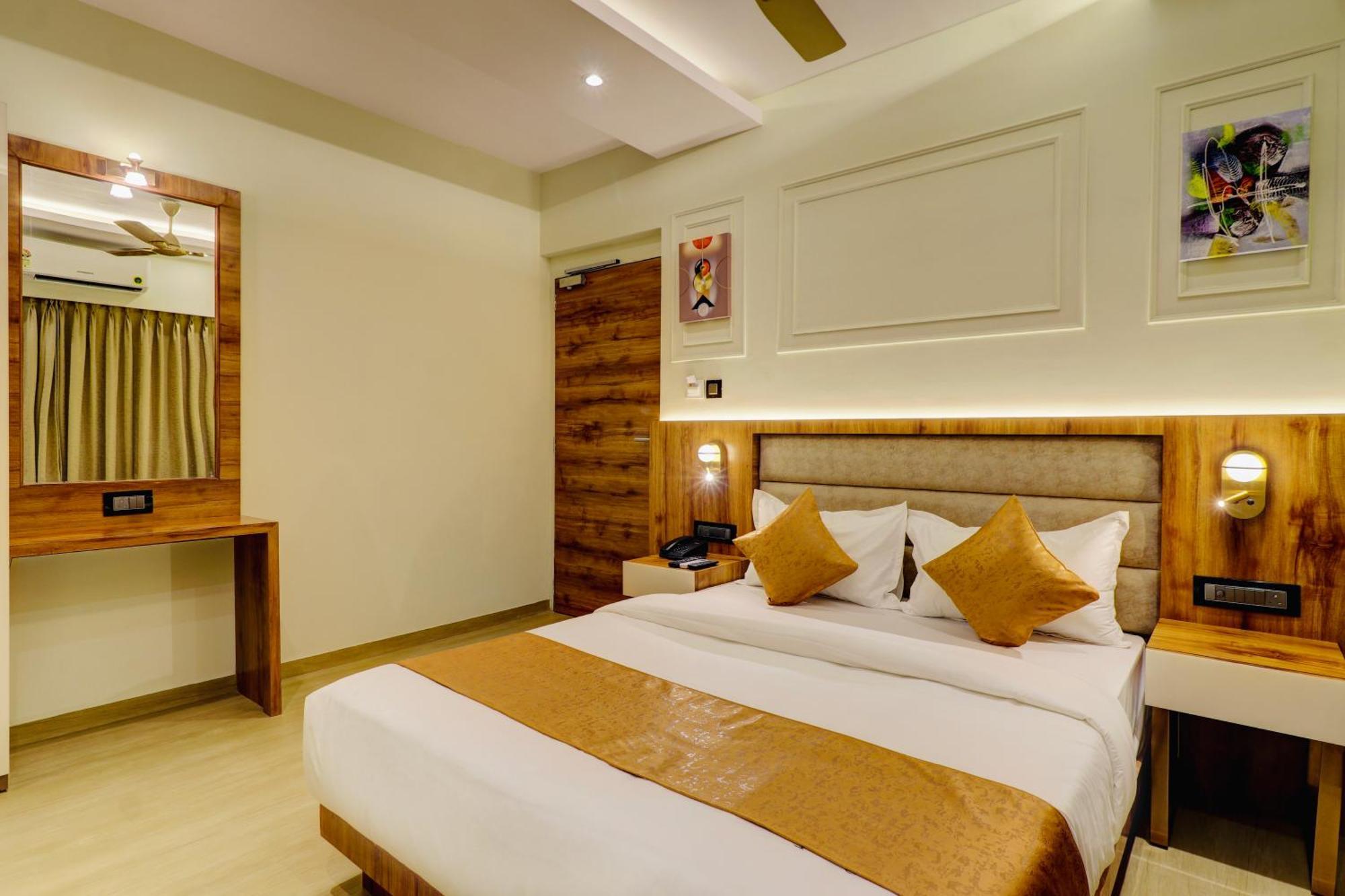 Home2 Studio Apartments Bombay Exterior foto